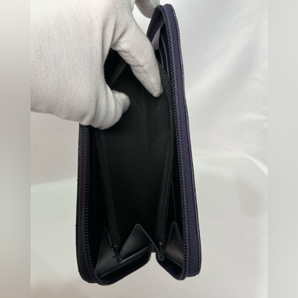 Authentic CHANEL Iridescent Purple Caviar Zip Lizard Embossed Yen Wallet - Picture 14 of 16